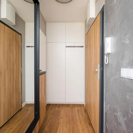 Ursus Deluxe By Bookinghost Apartman