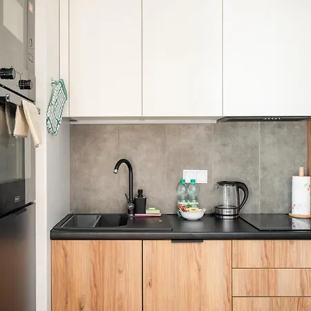 Ursus Deluxe By Bookinghost *